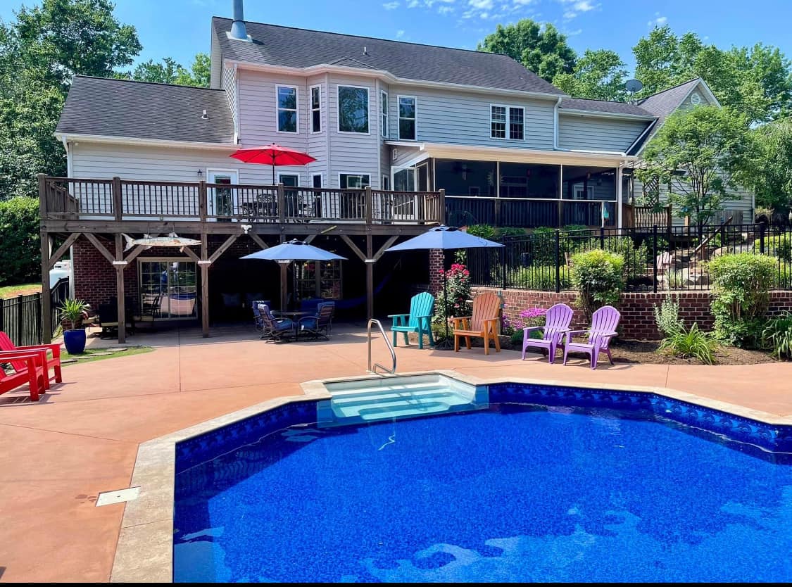 Boutique Poolside Retreat 

